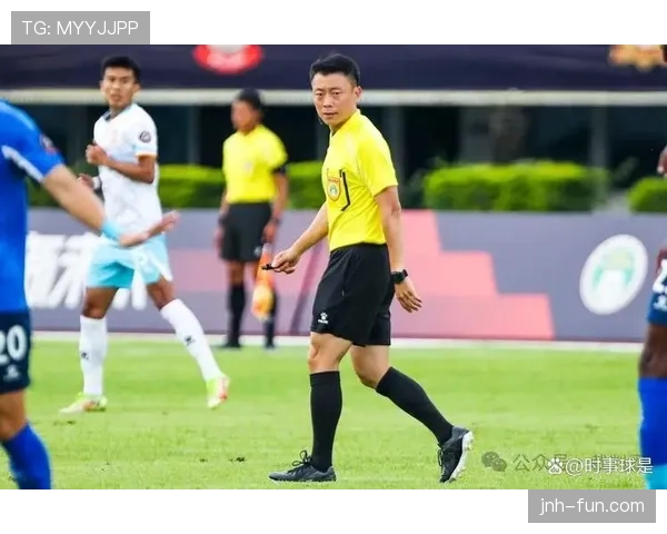 第四官员到底管什么？揭秘场边最容易被忽视的裁判角色