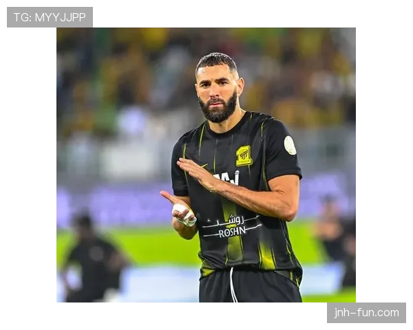 本泽马沙特之旅：养老疑云下的竞技状态与比赛影响力分析