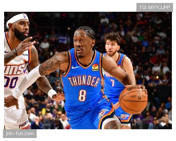 杰伦·威廉姆斯利用挡拆拉开空间，提升三分投射效率明显优于队友