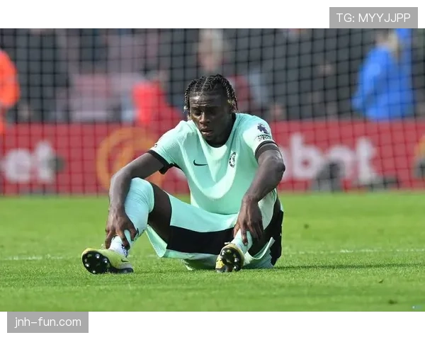 亨利撕开对方后防本赛季比巅峰更侧重直塞创造机会